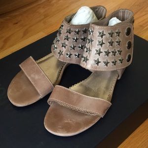 Bohemian leather sandals with star studs